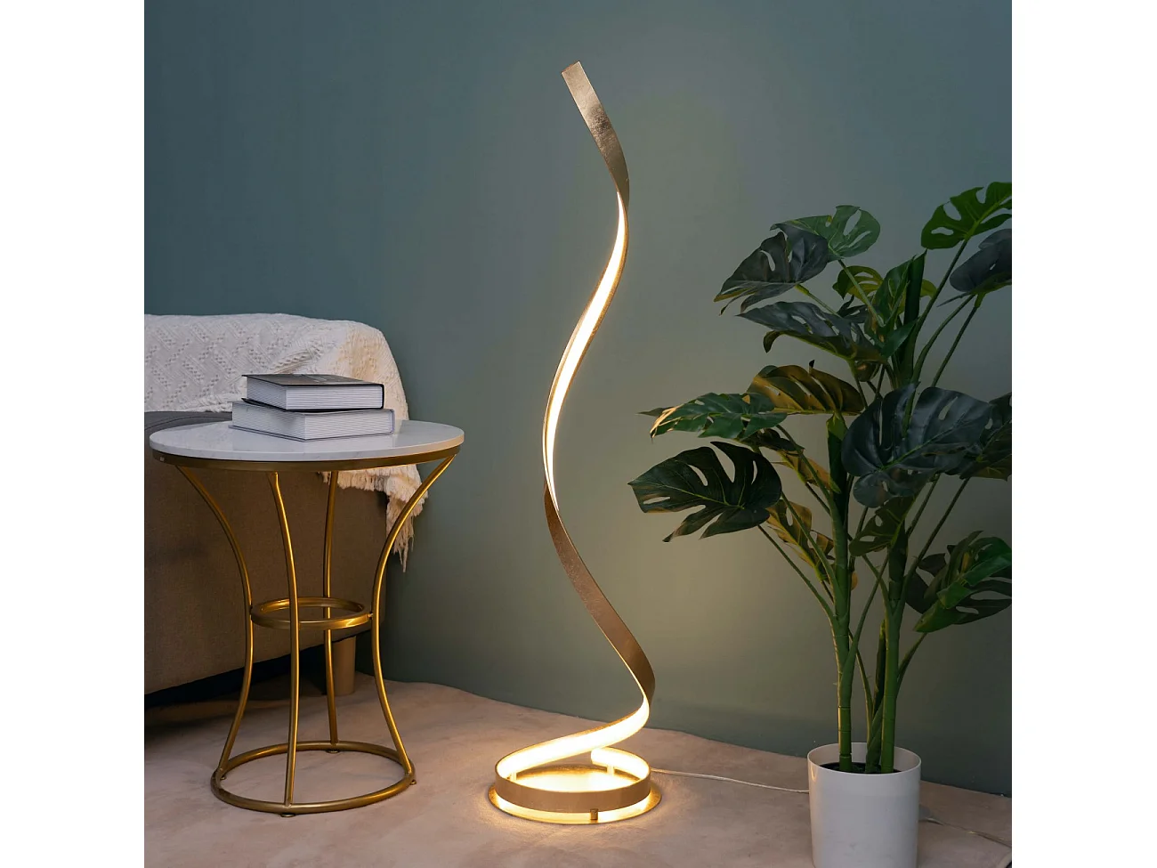 Lampadaire salon ondulé feuille dorée - Millenium