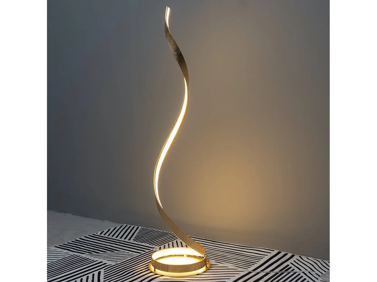 Lampadaire salon ondulé feuille dorée - Millenium