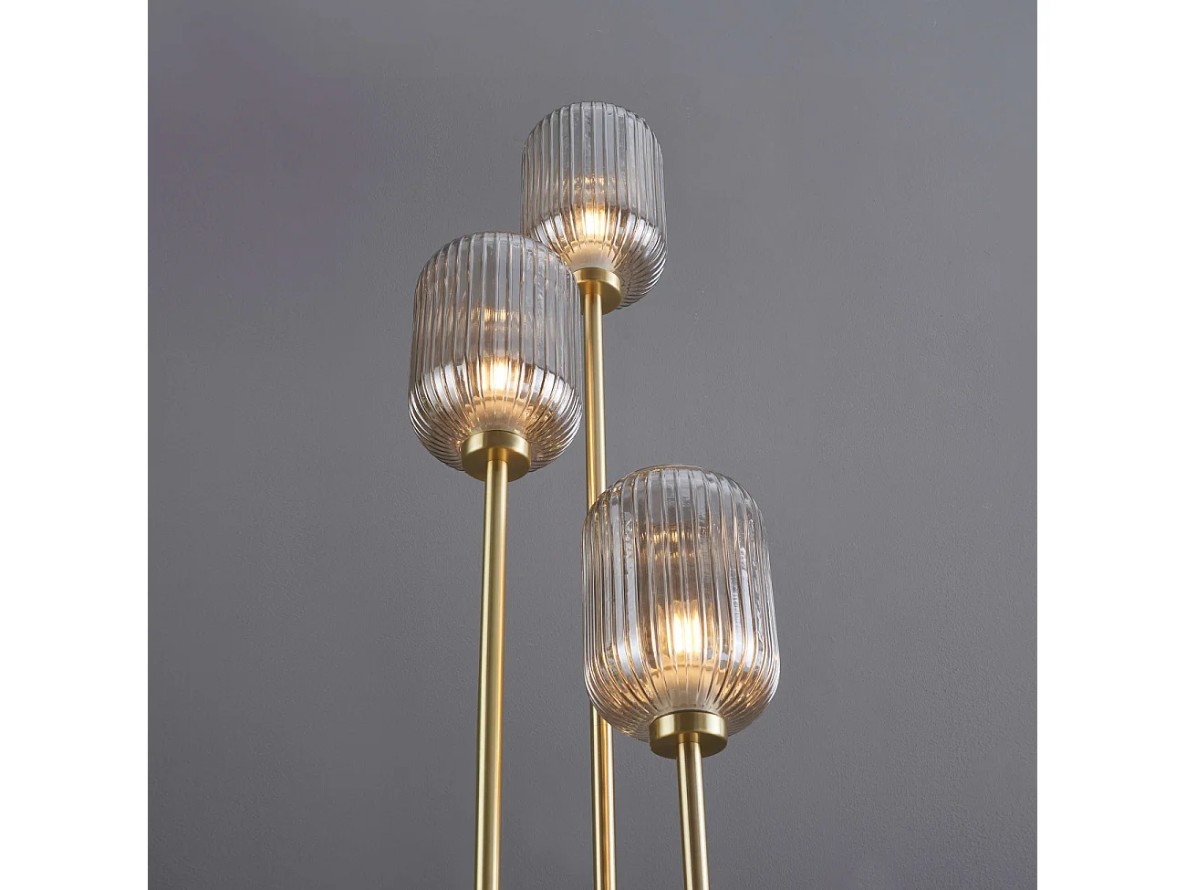 Grand lampadaire triple doré verres ambrés - Rosalia