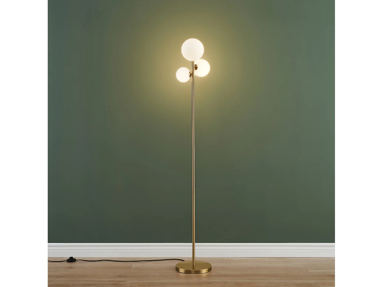 Lampadaire doré trois boules de verre blanc 150 cm - Melinda