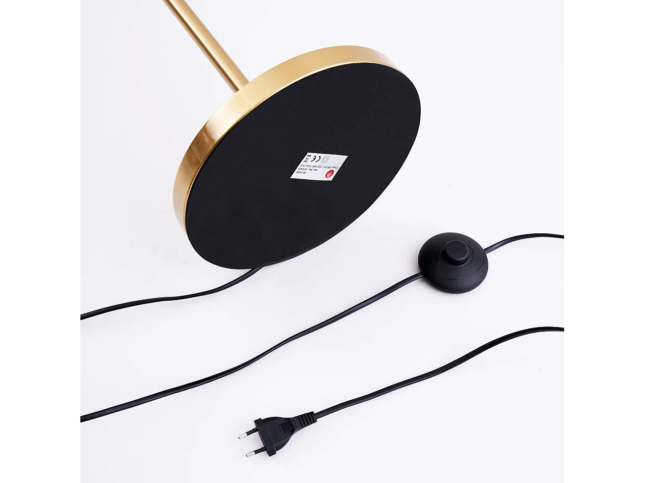 Lampadaire doré trois boules de verre blanc 150 cm - Melinda