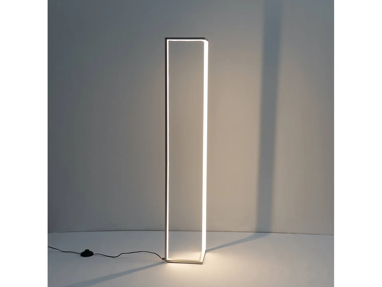 Lampadaire angle design LED coin - Tivoli