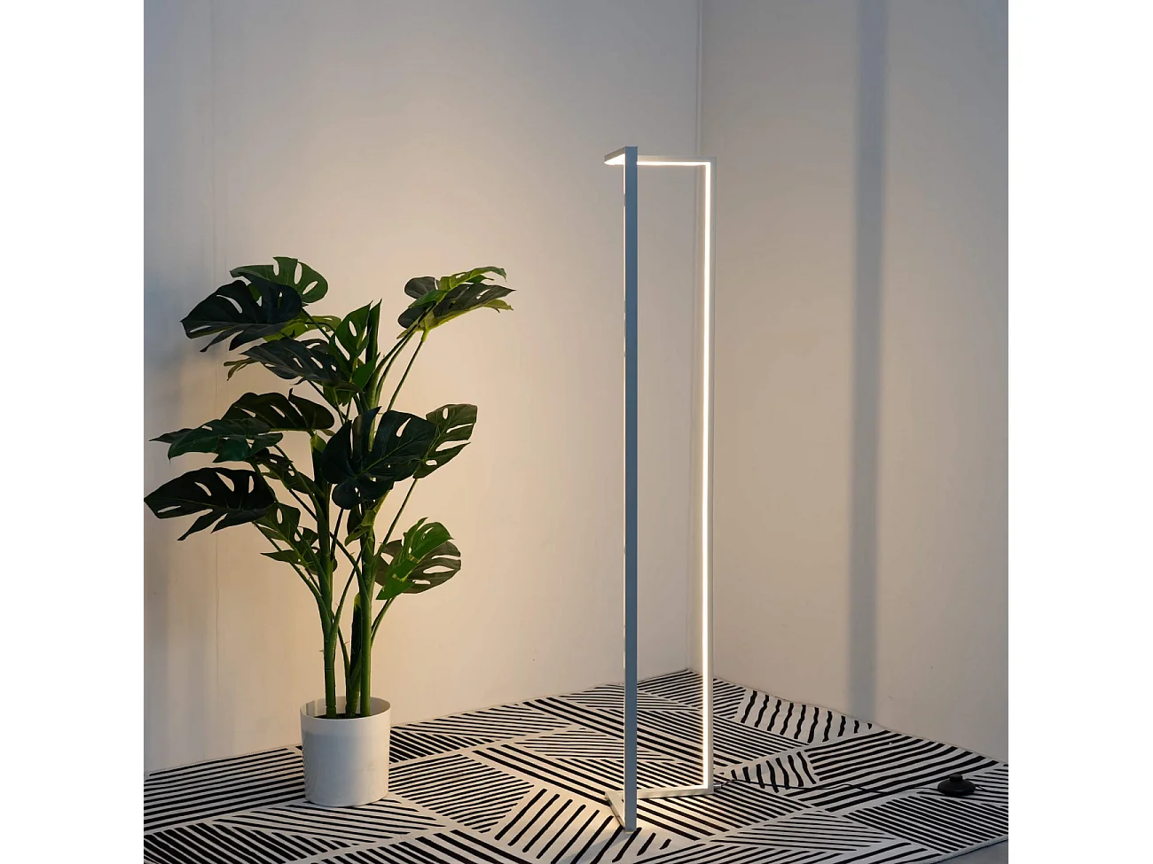 Lampadaire angle design LED coin - Tivoli