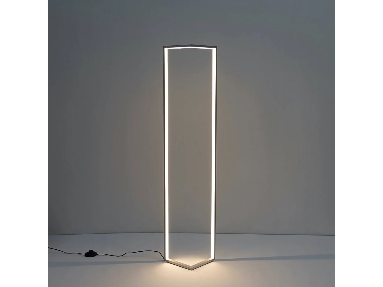 Lampadaire angle design LED coin - Tivoli