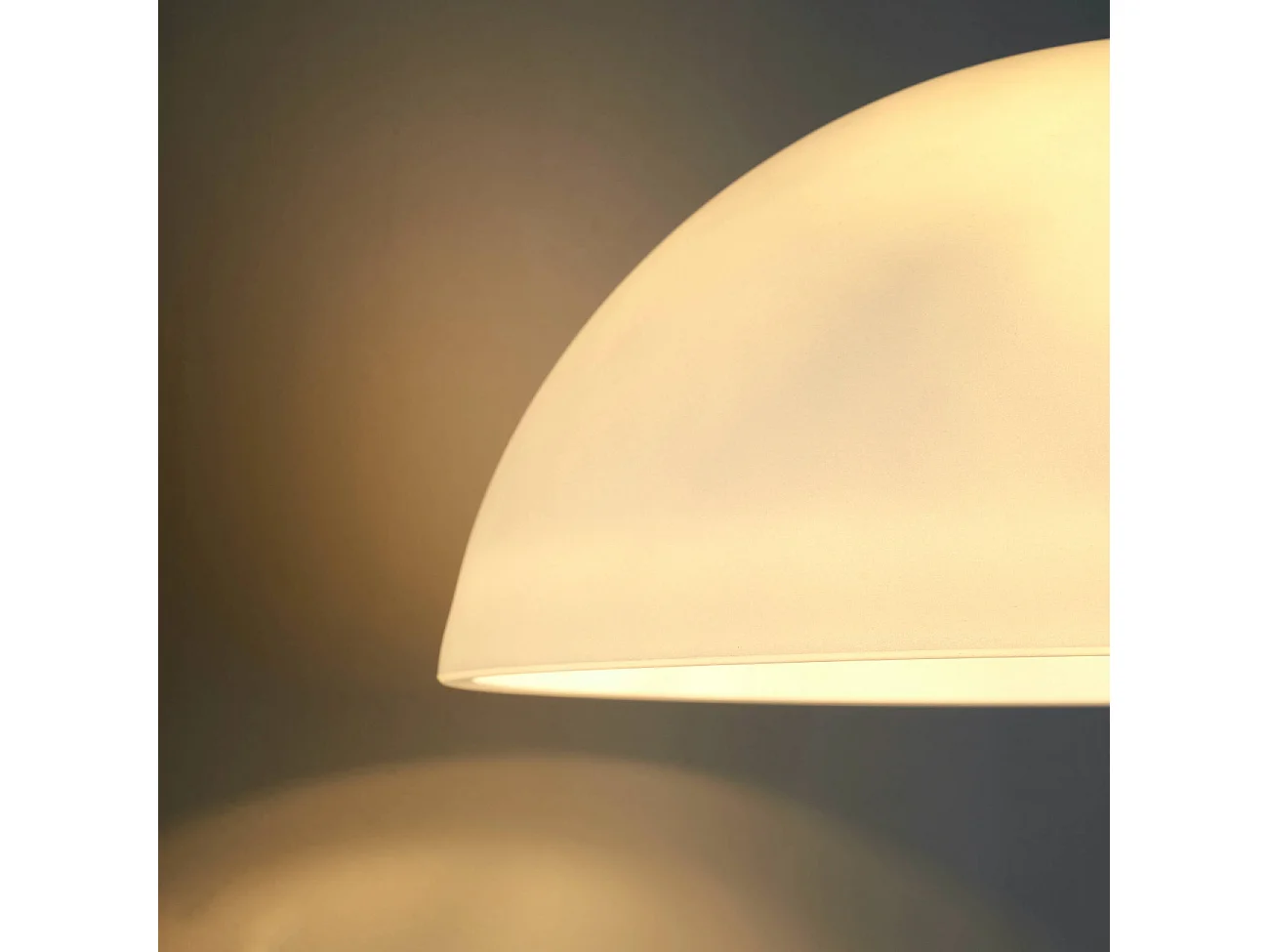 Élégant lampadaire minimaliste abat-jour en verre - Melito