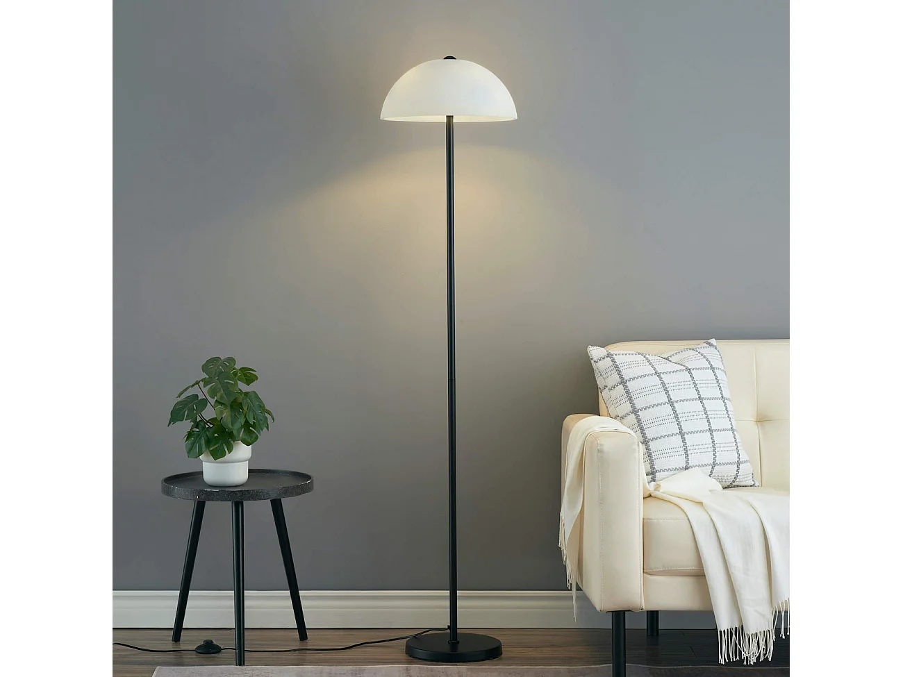 Élégant lampadaire minimaliste abat-jour en verre - Melito