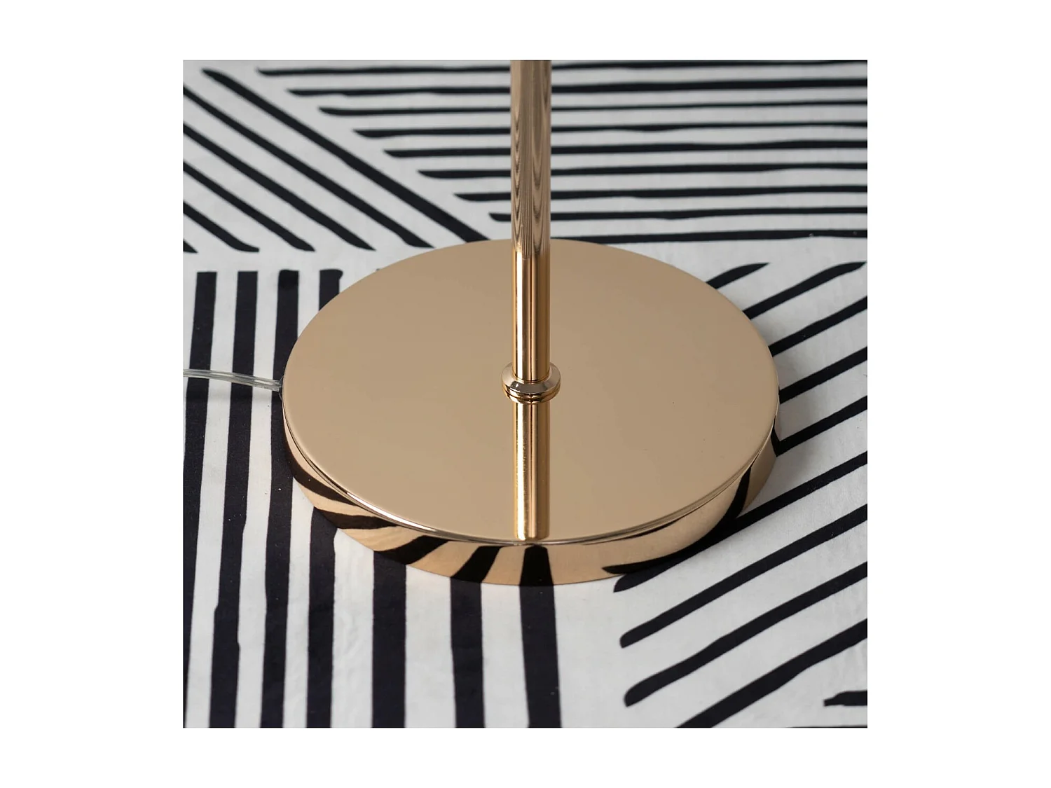 Lampadaire contemporain doré à verres ambrés - Ambrosia