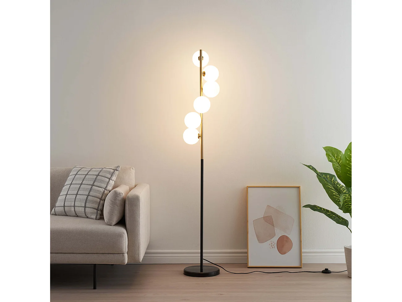 Lampadaire design noir et laiton sphères blanches - Sierra