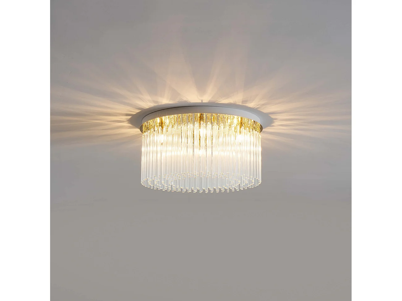 Plafonnier ultra chic doré en verre multi pampille transparentes - Sandrilla