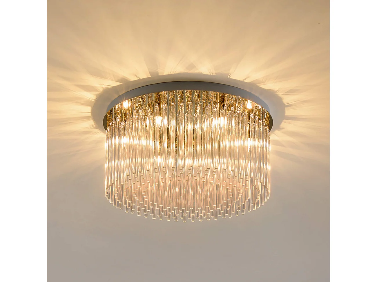 Plafonnier ultra chic doré en verre multi pampille transparentes - Sandrilla