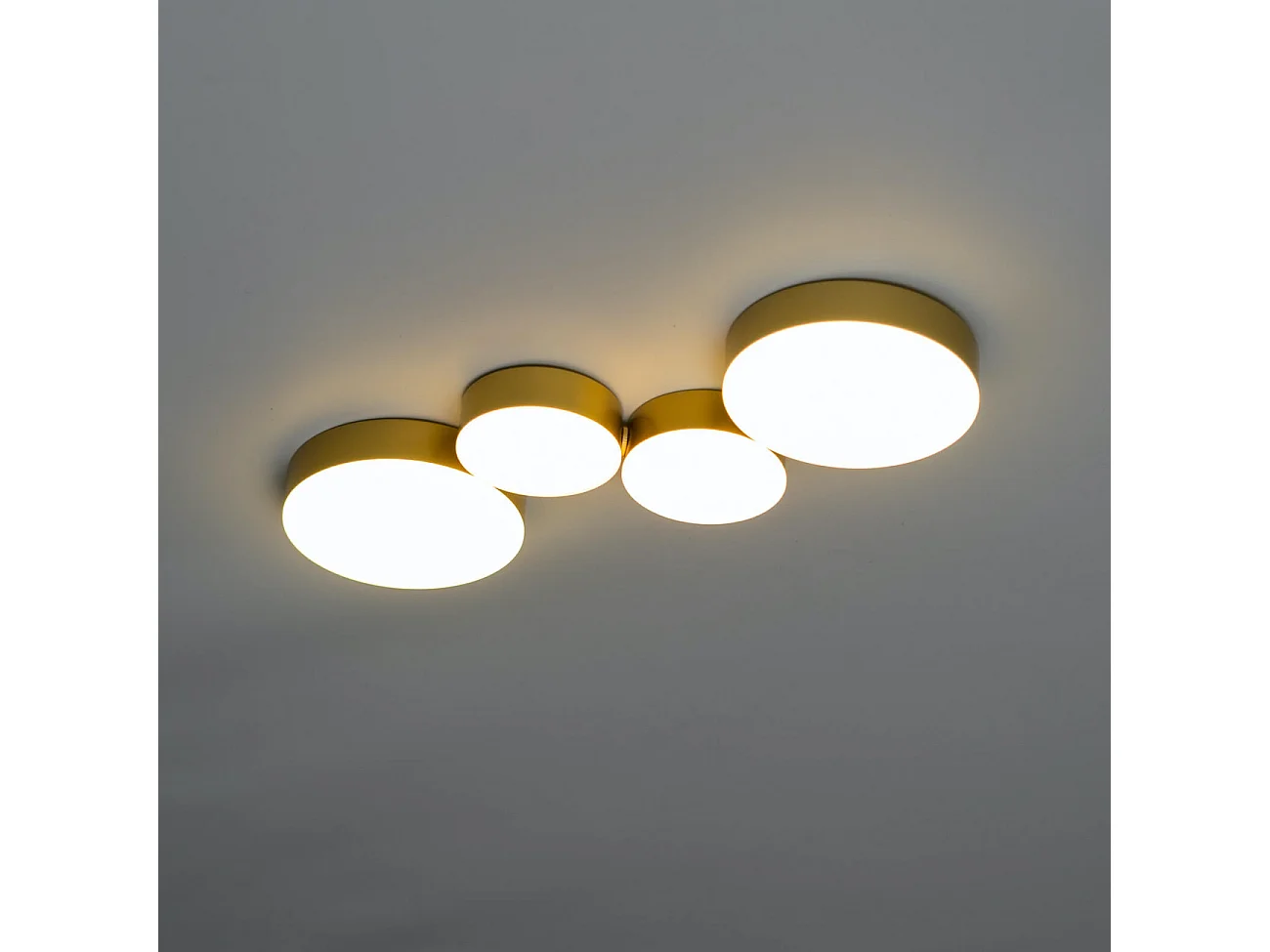 Plafonnier moderne doré 4 spots lumineux LED - Skavi