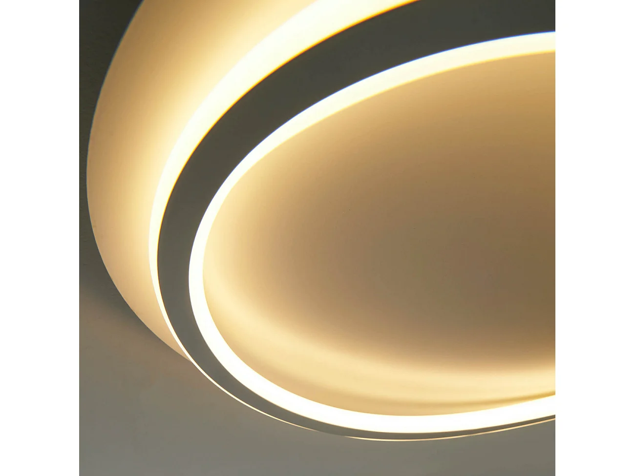Plafonnier rond blanc boucle LED futuriste - Maori