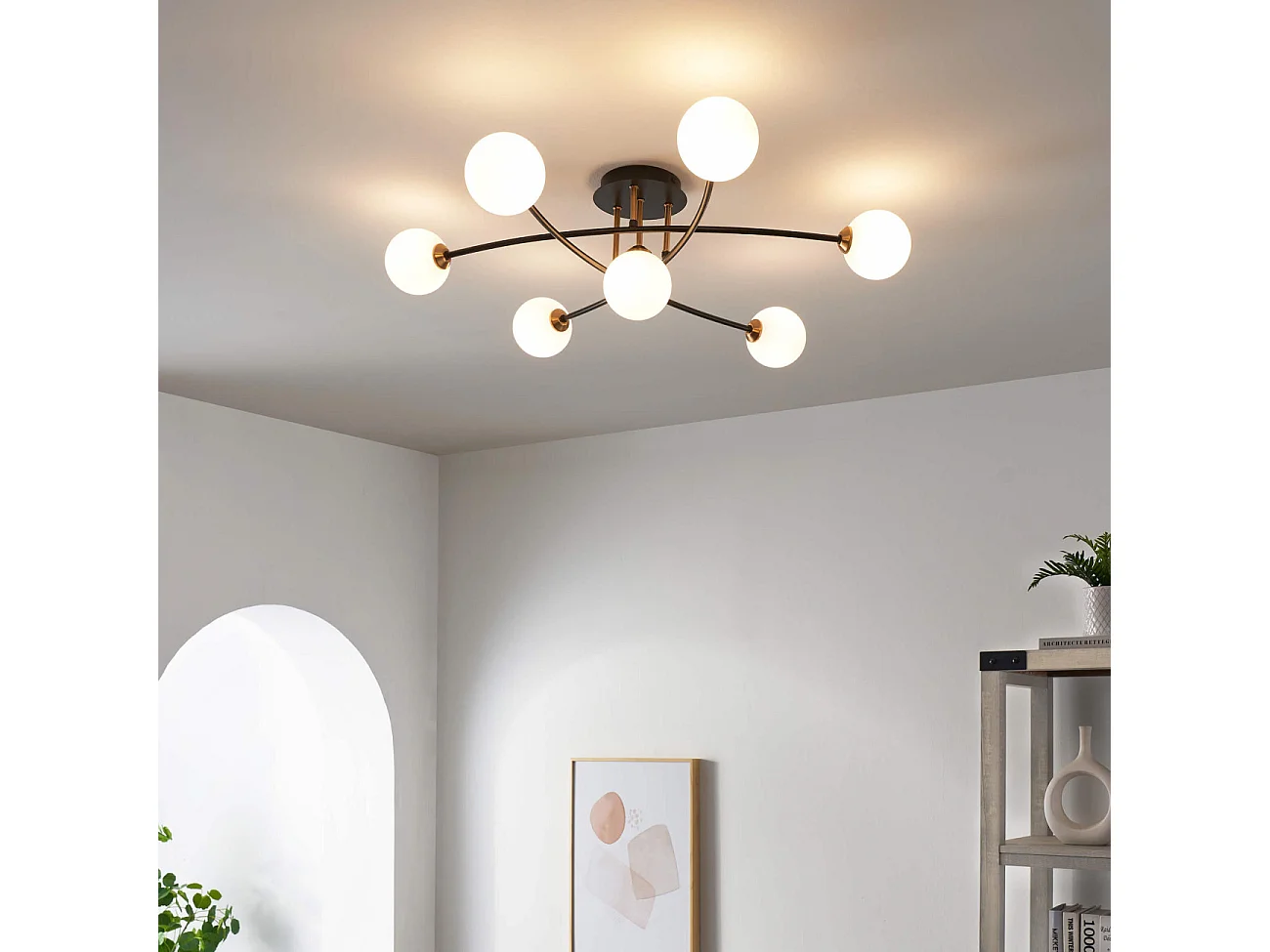 Plafonnier tendance métal noir et verre blanc - Estrela