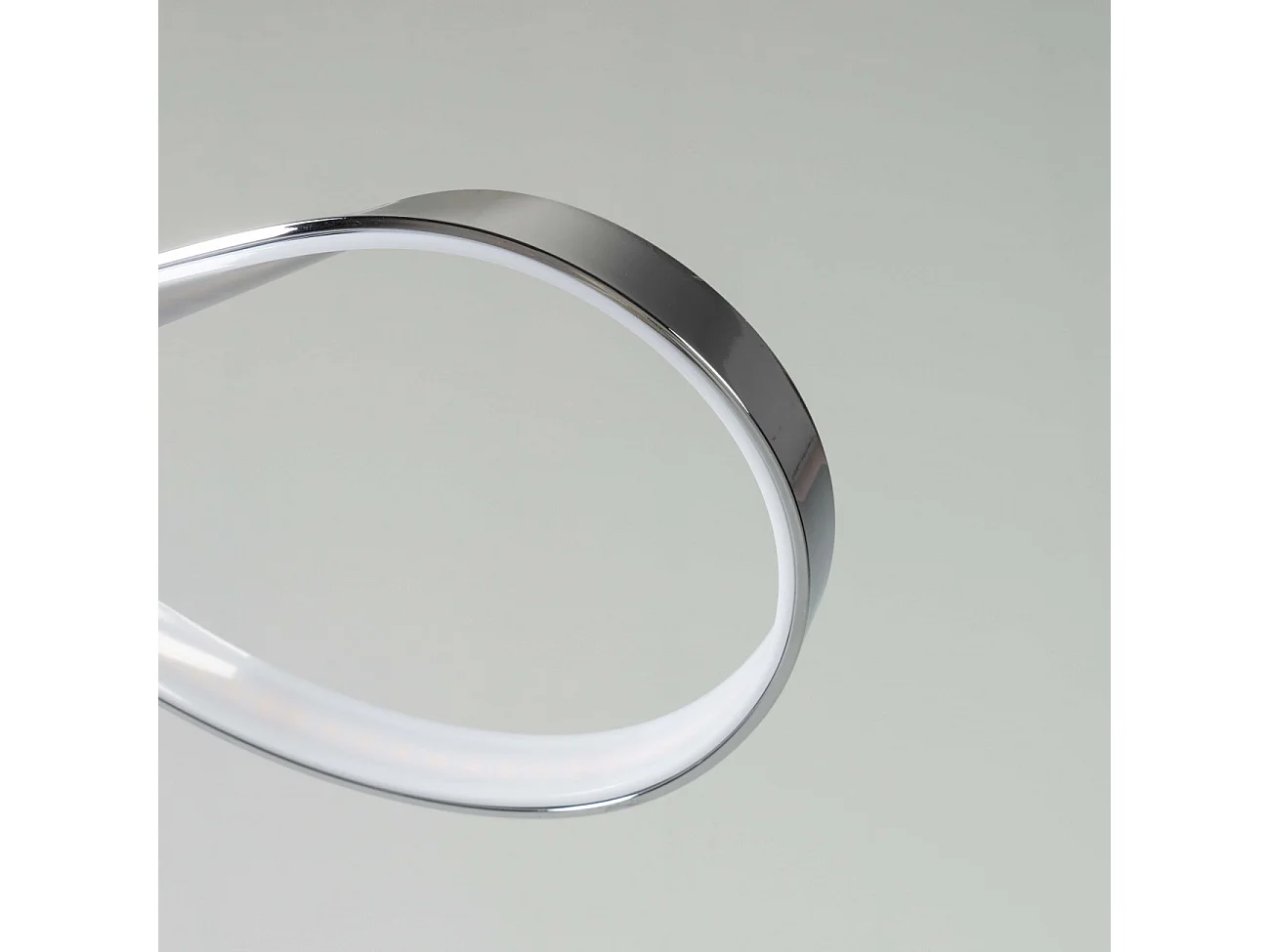 Plafonnier LED dimmable design ruban infini chromé - Acht