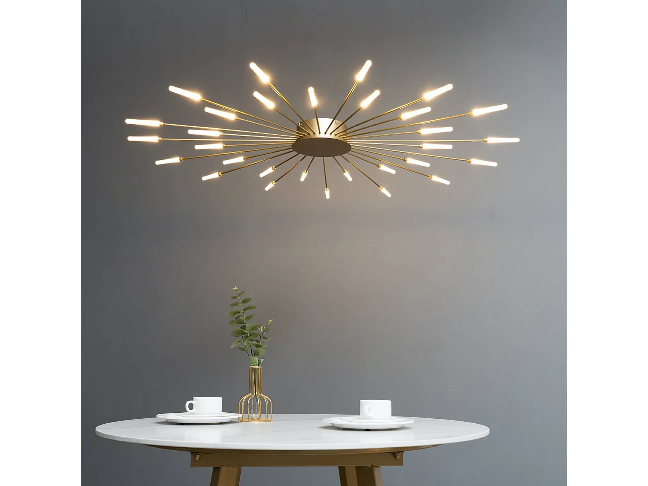 Grand plafonnier laiton bras LED forme de soleil - Isco