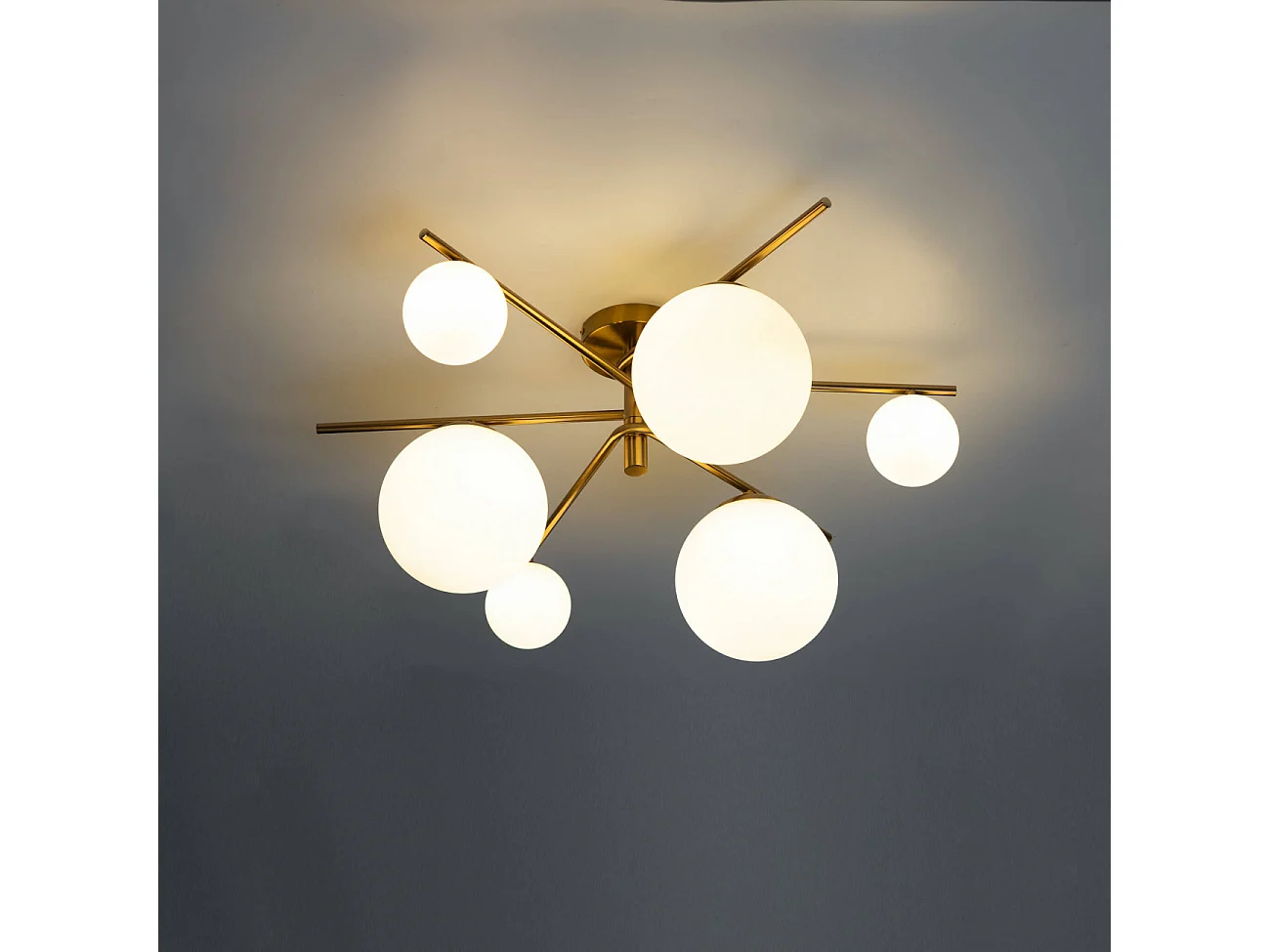 Plafonnier tendance doré et verre blanc - Belisto