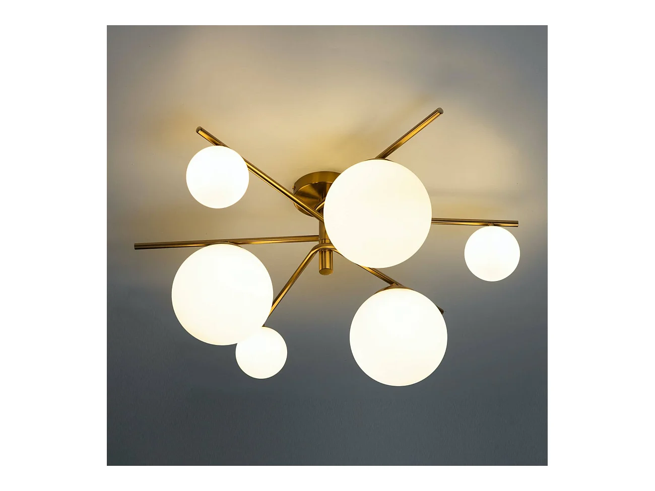 Plafonnier tendance doré et verre blanc - Belisto