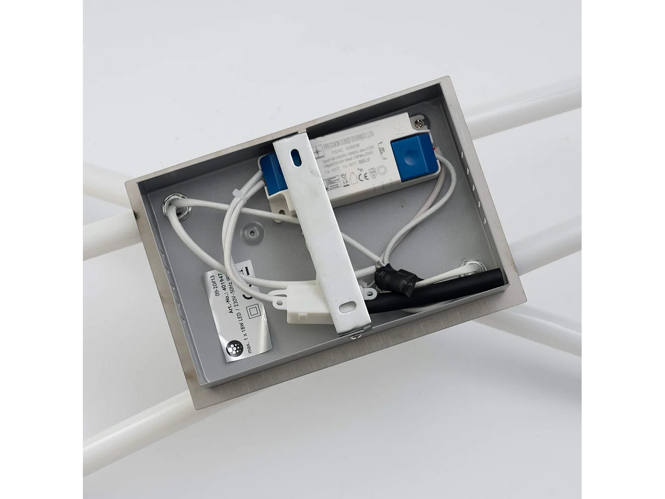 Plafonnier LED triple branche angle ajustable - Adrianna