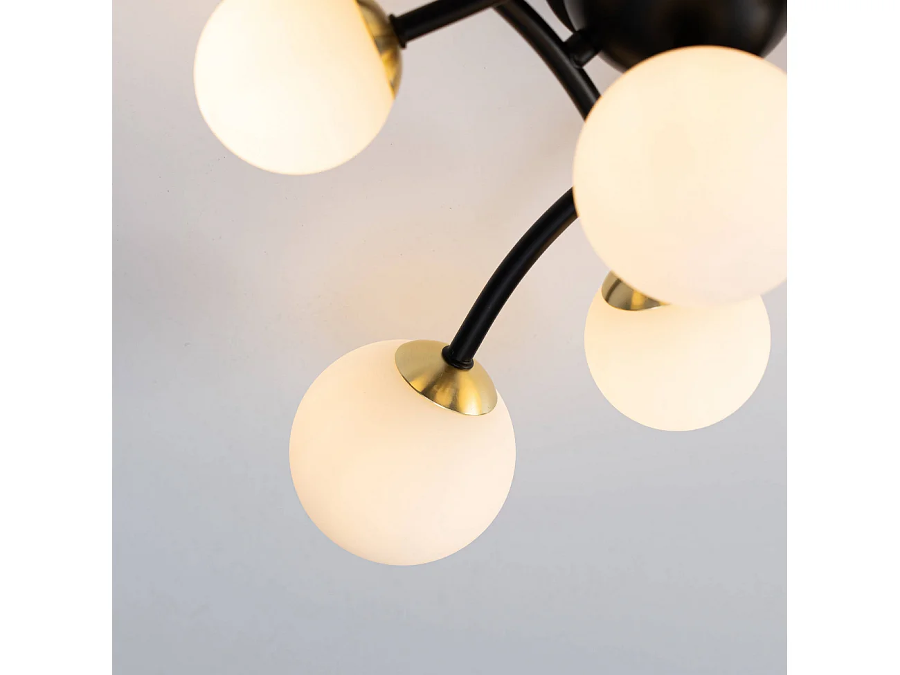 Plafonnier à bras courbés design noir 9 verres blancs - Azoria