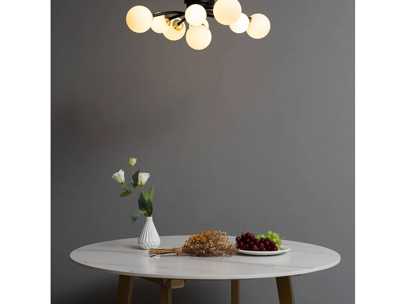 Plafonnier à bras courbés design noir 9 verres blancs - Azoria