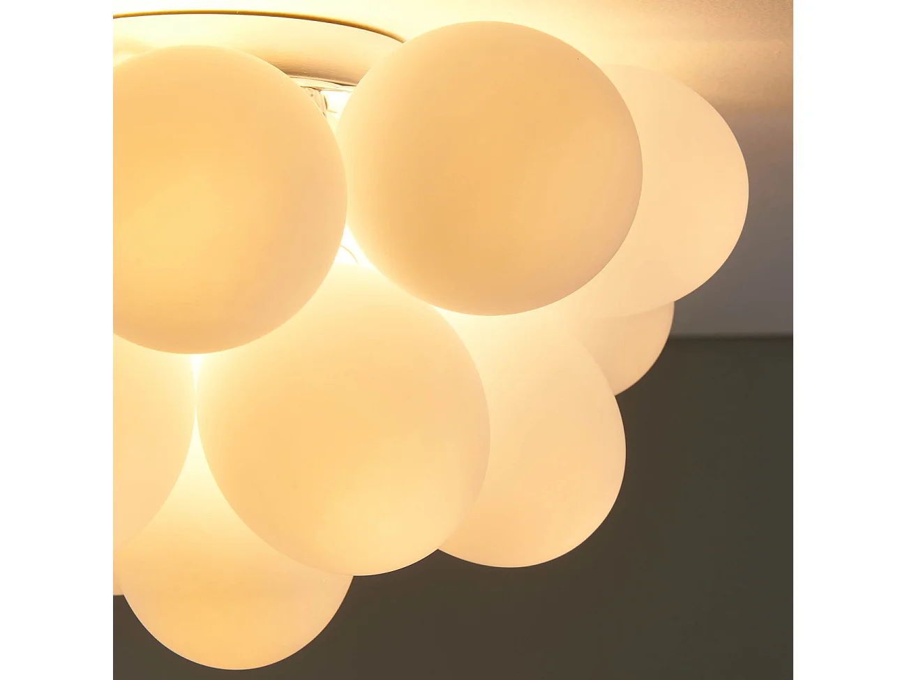 Plafonnier design grappe de 17 verres blancs - Bartali