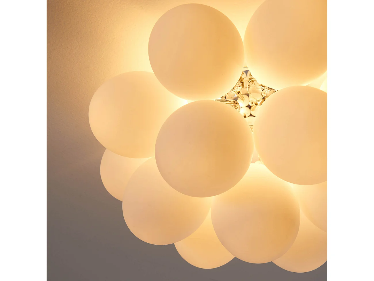 Plafonnier design grappe de 17 verres blancs - Bartali