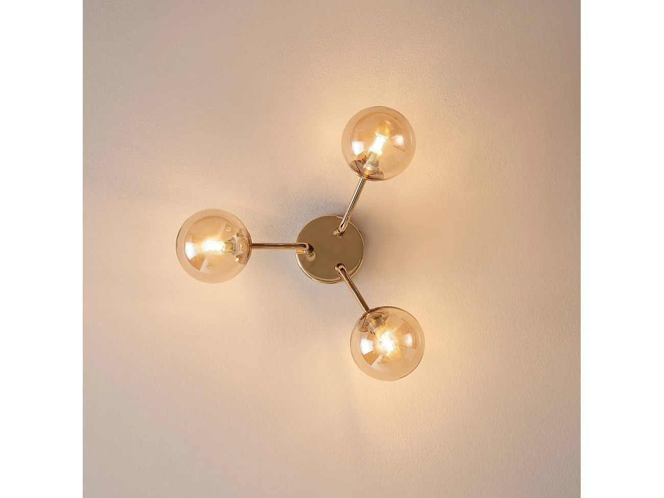 Plafonnier doré à 3 sphères en verre ambré - Ottavia