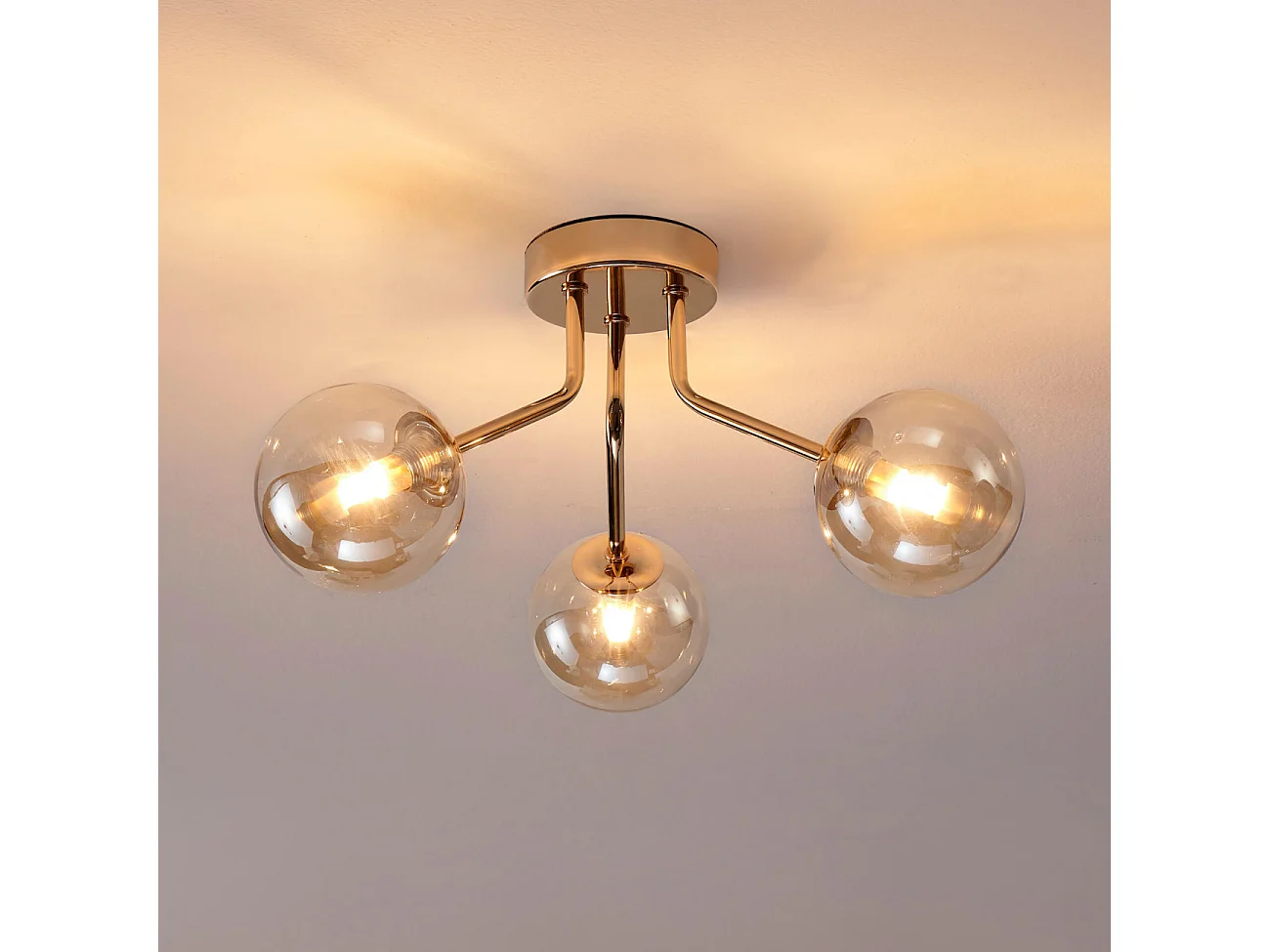 Plafonnier doré à 3 sphères en verre ambré - Ottavia