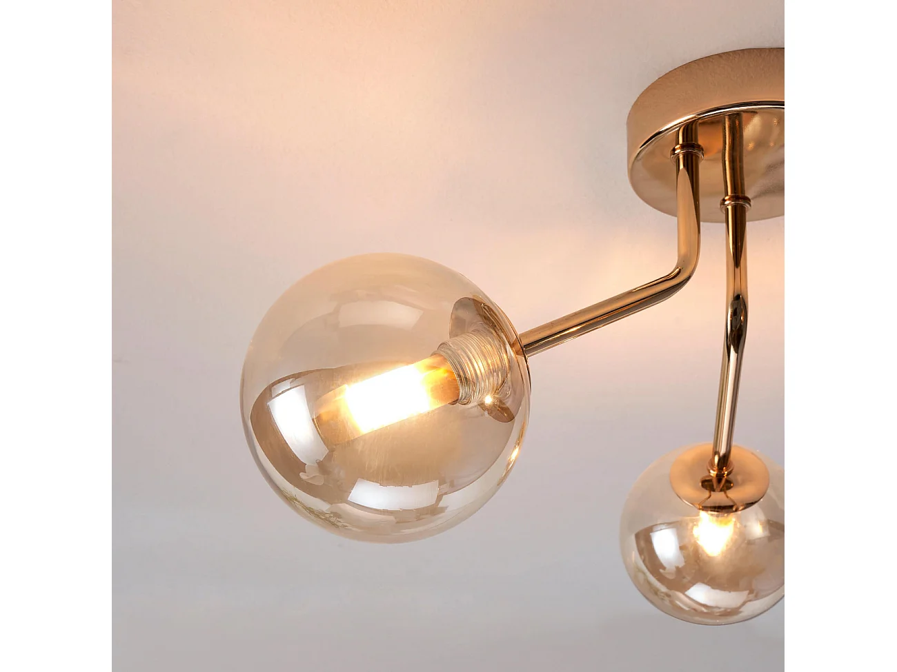 Plafonnier doré à 3 sphères en verre ambré - Ottavia