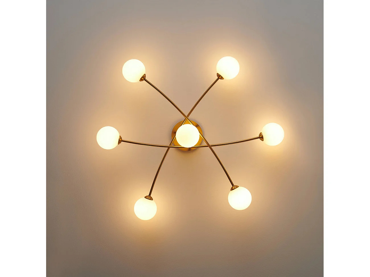 Plafonnier tendance métal et verre blanc - Estrela