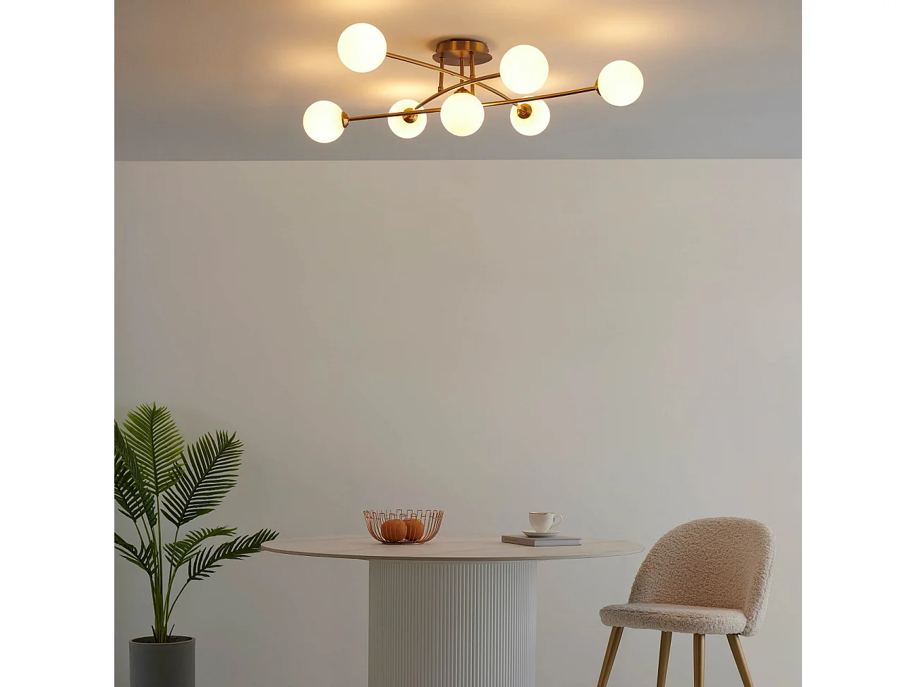 Plafonnier tendance métal et verre blanc - Estrela