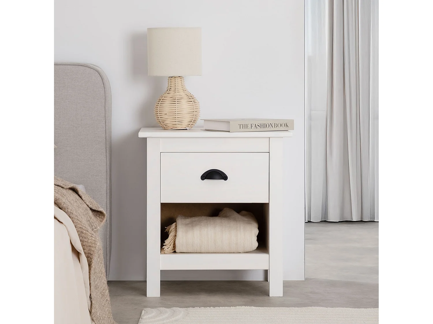 Table de chevet blanche TILLY H 50 cm en bois massif avec 1 tiroir et 1 étagère table de nuit pour chambre