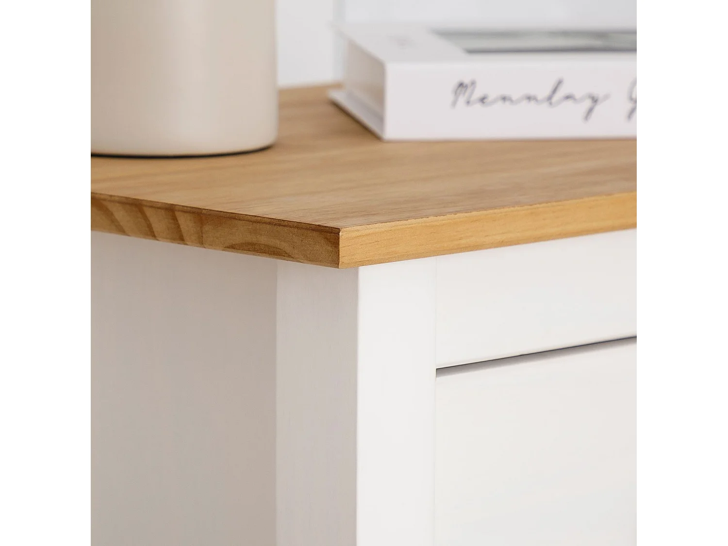 Table de chevet blanche TILLY H 50 cm en bois massif finition laquée avec 1 tiroir et 1 étagère table de nuit