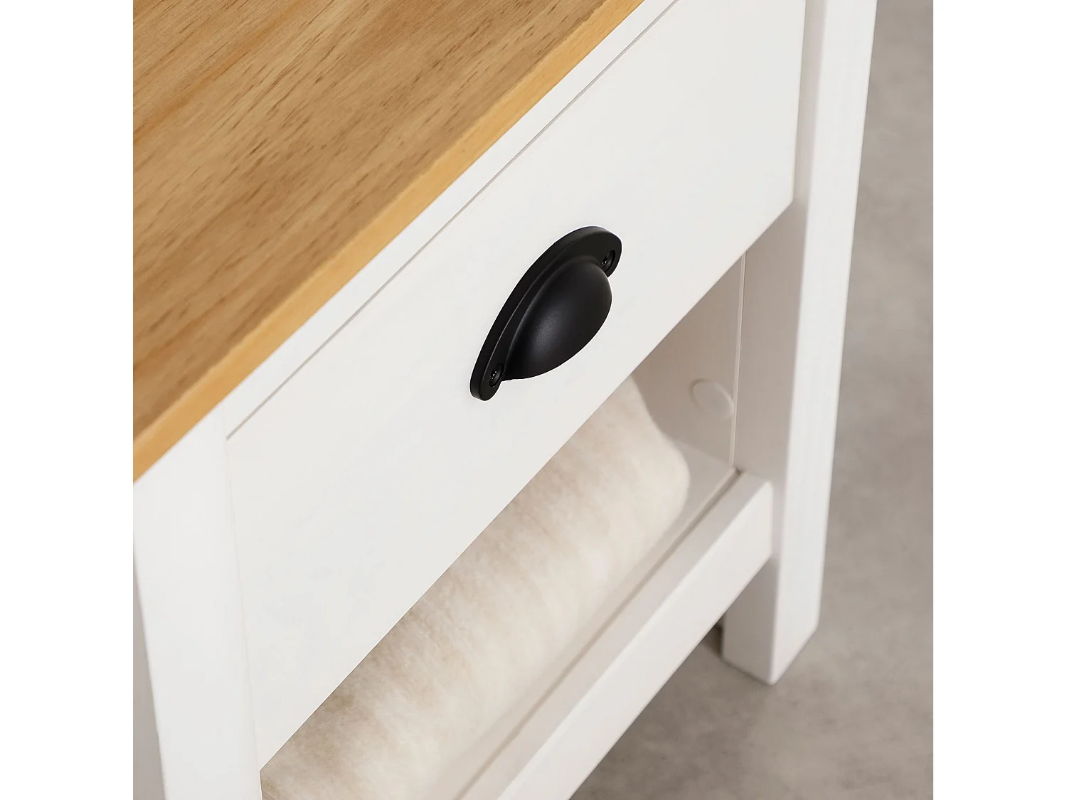 Table de chevet blanche TILLY H 50 cm en bois massif finition laquée avec 1 tiroir et 1 étagère table de nuit