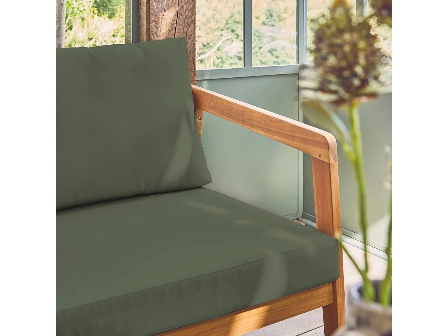 Salon de jardin kaki 5 places bois d'acacia LOBERIA avec lanières effet cuir