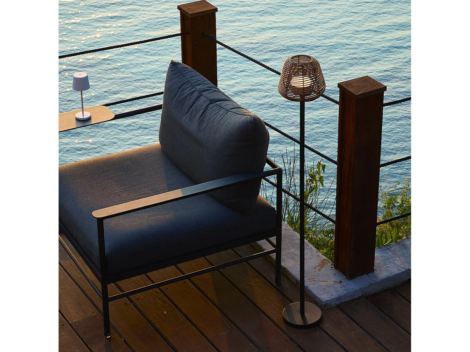 Lampadaire nomade BOHEME TALL Beige Poly rotin H120CM