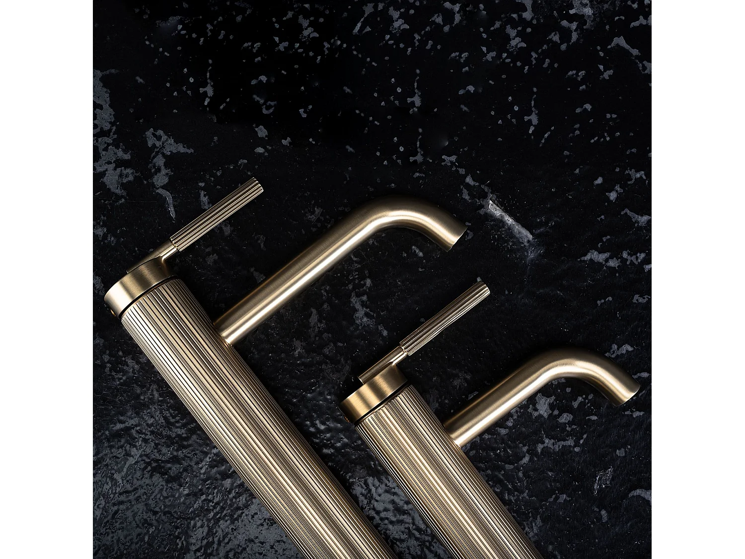 Robinet De Lavabo Rea Js-B348Bg Argon Low Brush Gold