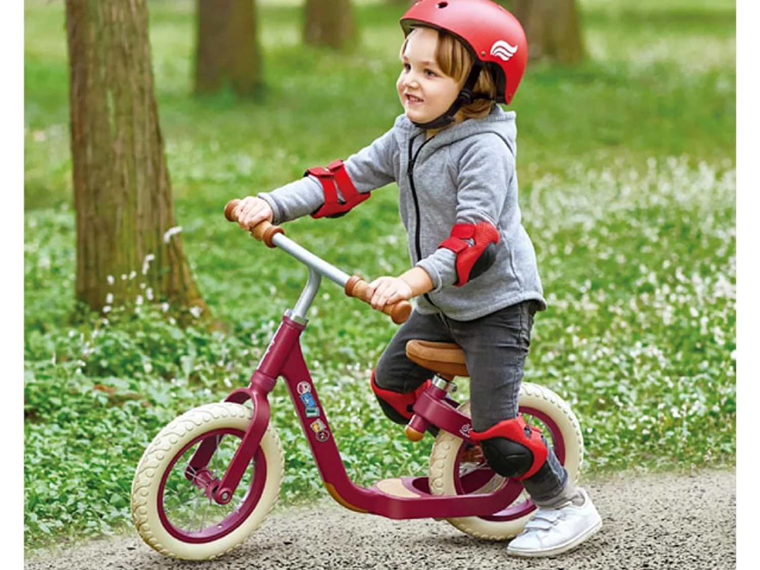 Bicicleta sin pedales roja