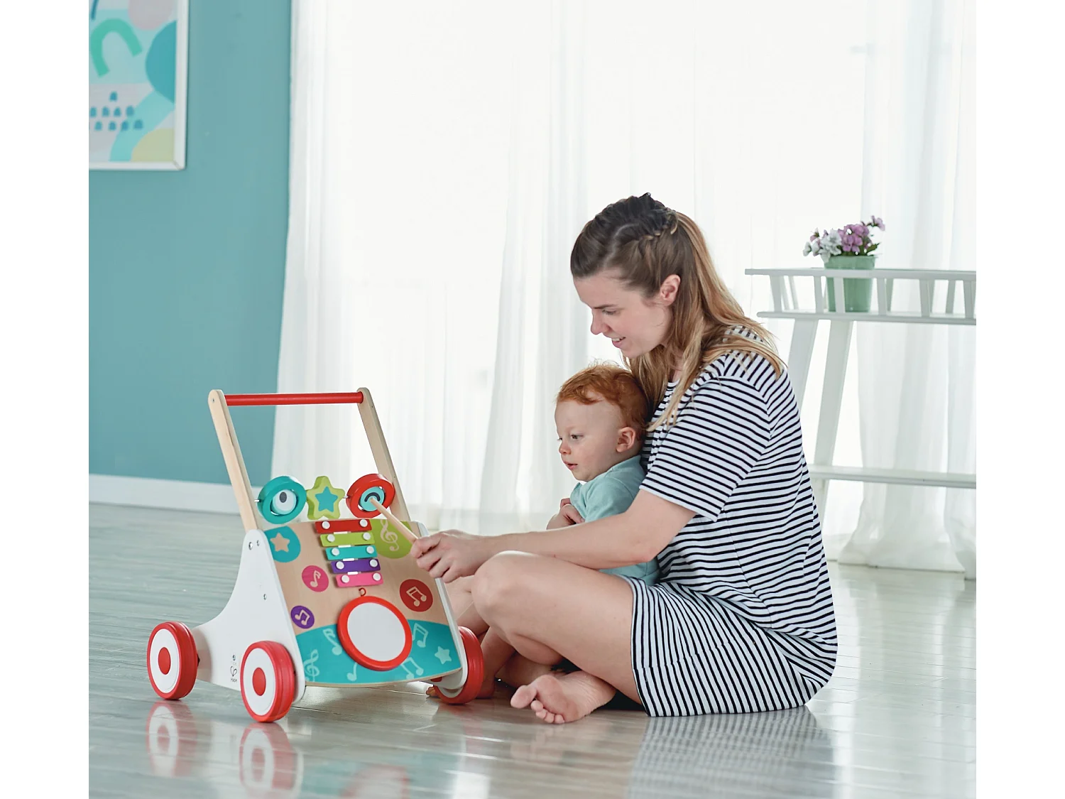 HAPE - Trotteur musical avec instruments - 40,5 x 41,5 x 50 cm - À partir de 10 mois