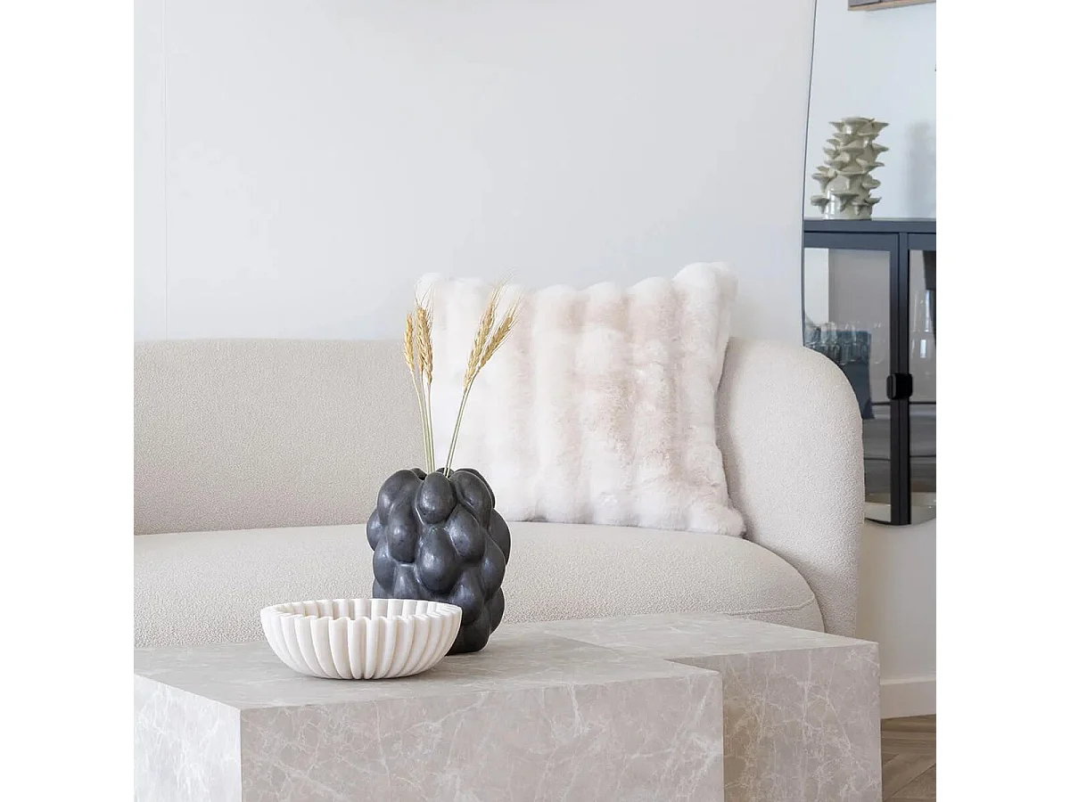 INGVAR - Coussin 45x45cm Fourrure synthétique Doublé Polyester Ivoire