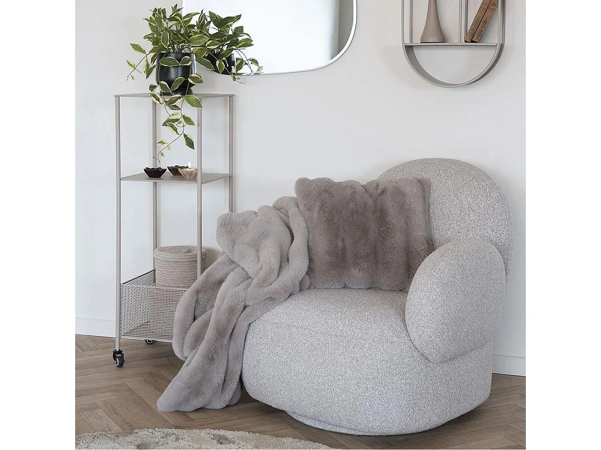 INGVAR - Coussin 45x45cm Fourrure synthétique Doublé Polyester Beige