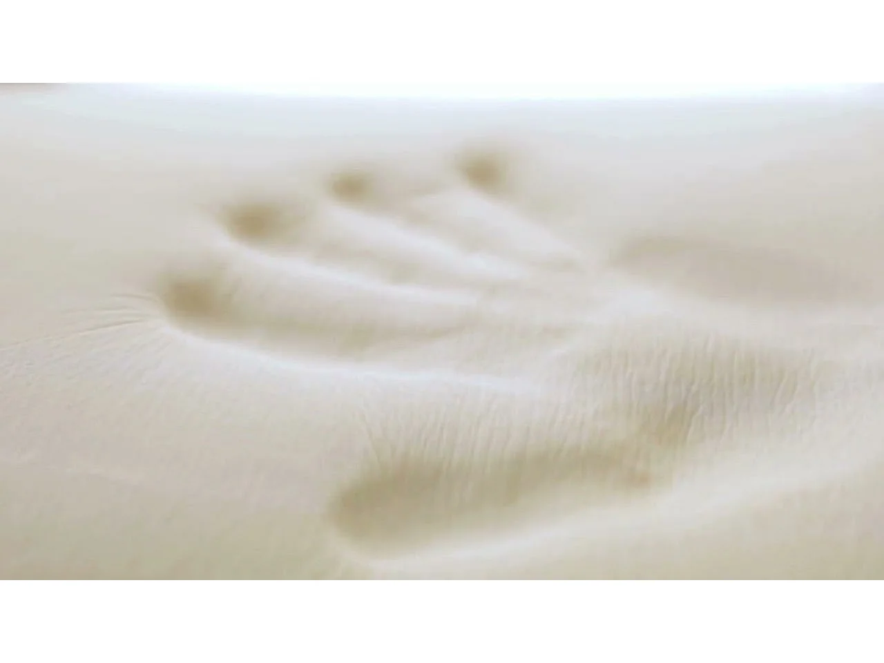 Oreiller ergonomique en mousse à mémoire de forme | 80 cm | Effet nuage | soulage les tensions | Double couverture