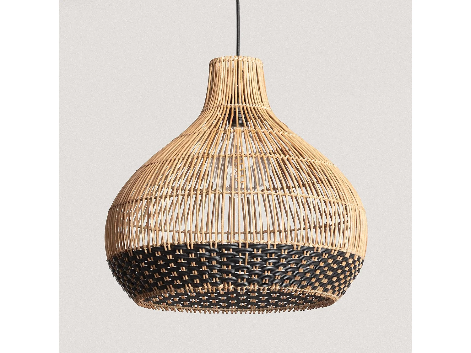 Lámpara Colgante Ratán Amari ILUZZIA Natural / Negro