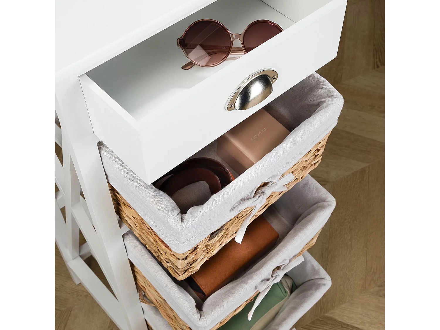 Table de chevet NUSCO table de nuit en bois lasuré blanc avec 1 tiroir et 3 paniers en fibre naturelle et insert en tissu blanc