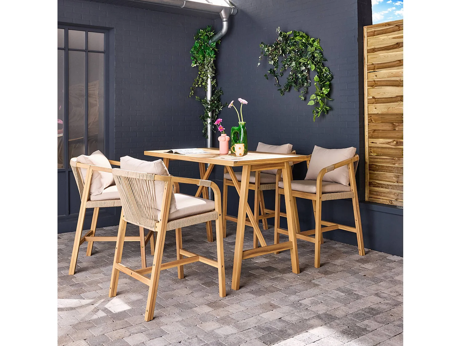 Tavolo da giardino alto in legno di acacia + 4 poltrone, marrone