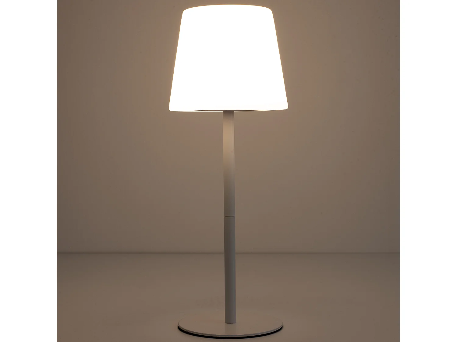 Lampe A Poser Ip44 Rechargeable Blanc Blanc