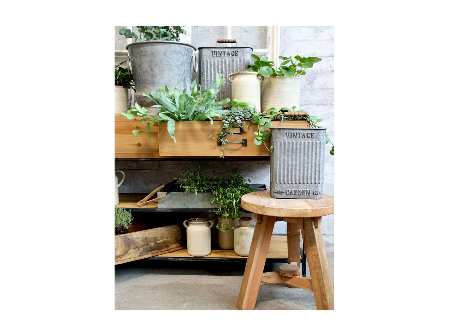 Meuble buffet en bois de sapin marron et fer noir 124 x 42 x 72 cm