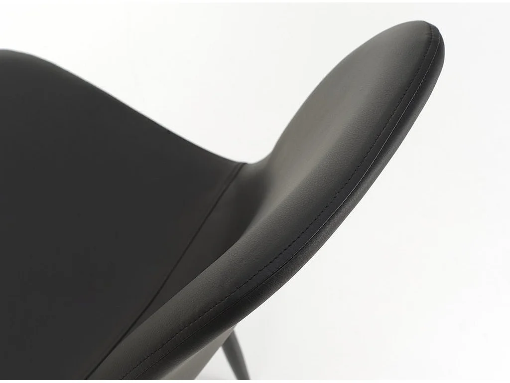 Chaise simili cuir noir et pieds métal noir Danita - Lot de 4