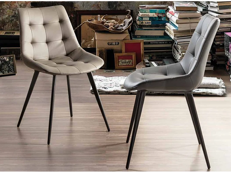 Chaise simili cuir capitonnée et pieds métal noir laqué Kozy - Lot de 2-Modéle Velours gris