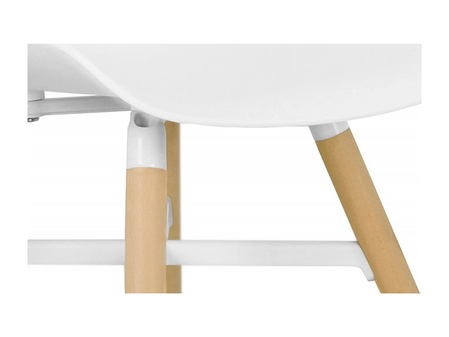 Chaise élégante blanche pour intérieur chic